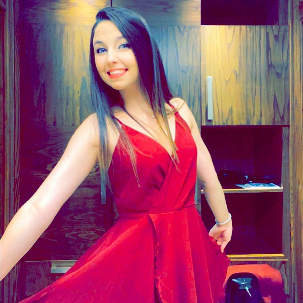 Meet your Posher, Kayla